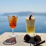 Galaxy & 3* Imerovigli (Santorini)