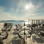 Galaxy & 3* Imerovigli (Santorini)