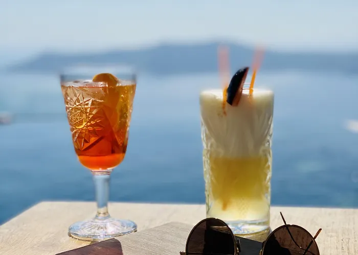 Galaxy & 3* Imerovigli (Santorini)