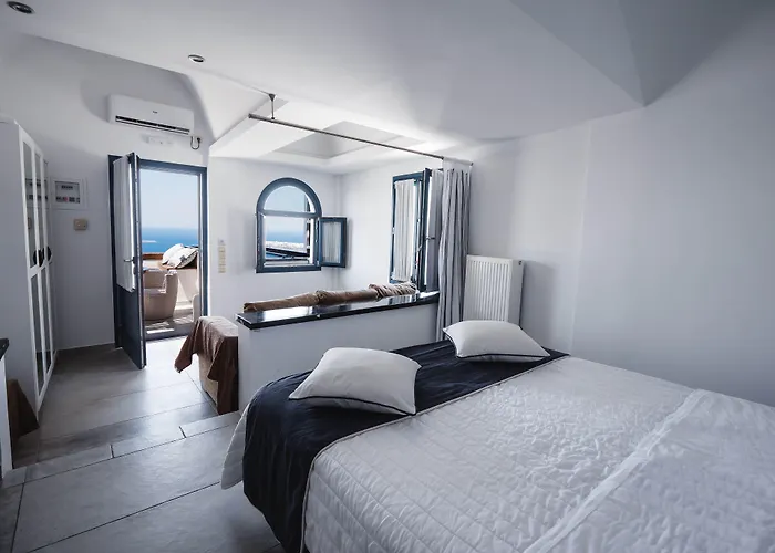 Galaxy & Imerovigli (Santorini)