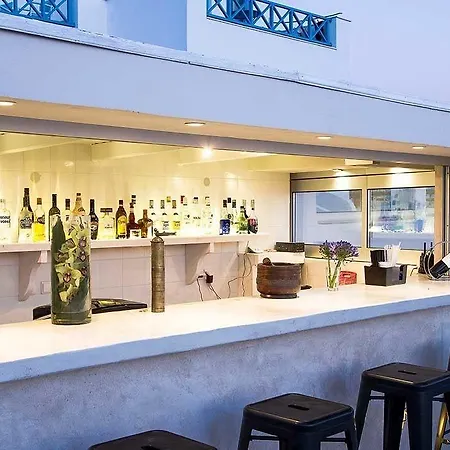 Galaxy & מלון 3*